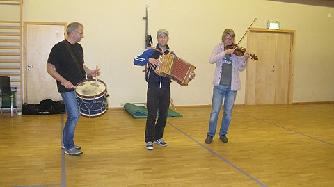 Folkemusikkverkstad og konsert