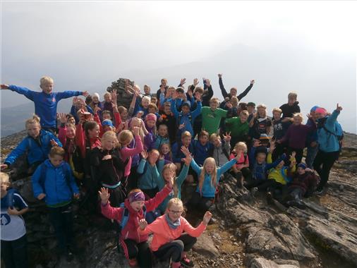 Flott fjelltur for elevane på Ringstad skule.