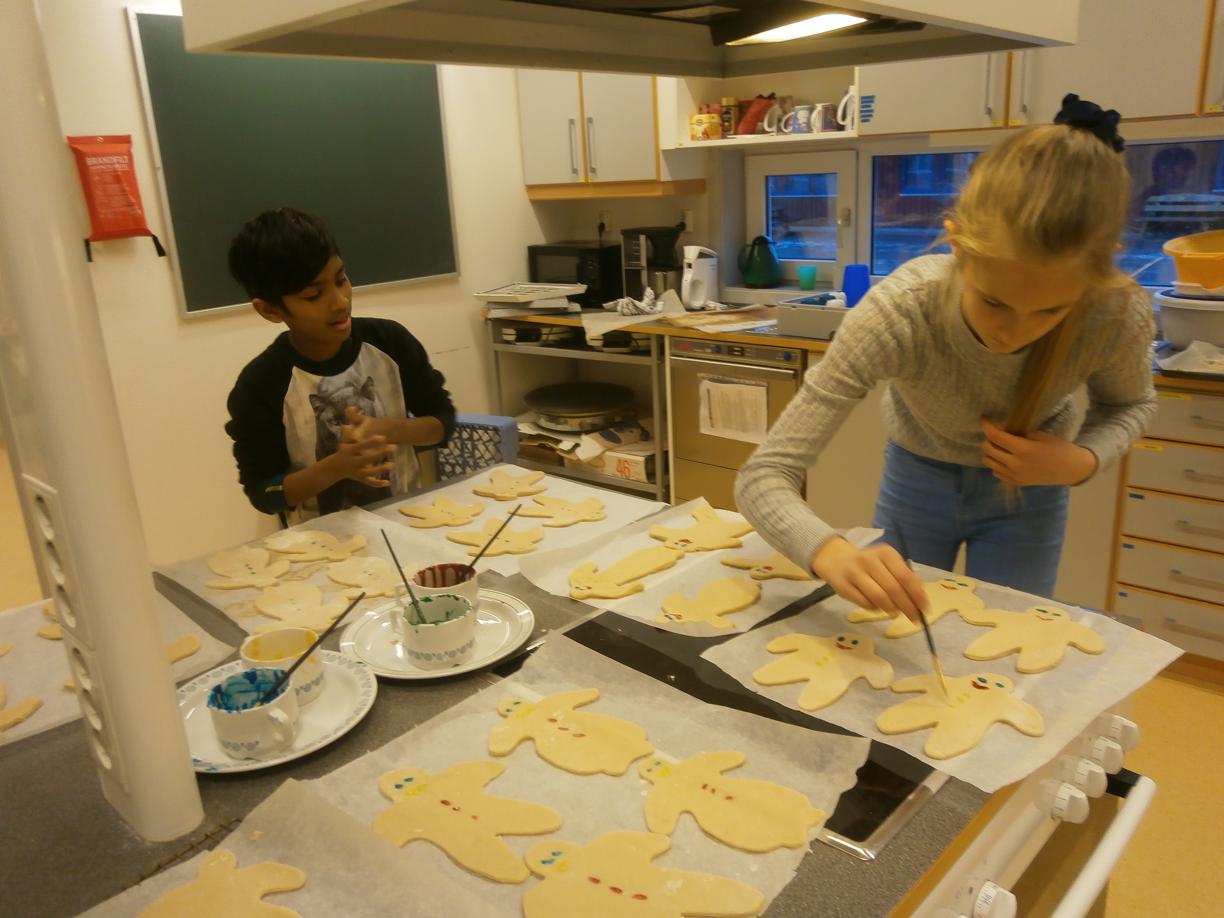 Elevrådet arrangerte nok ein vellukka julemannkafe.